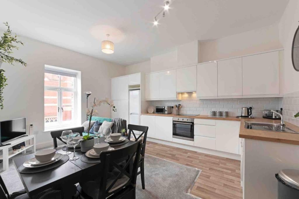 Town Center Apartment In Bishops Stortford Birchanger Экстерьер фото