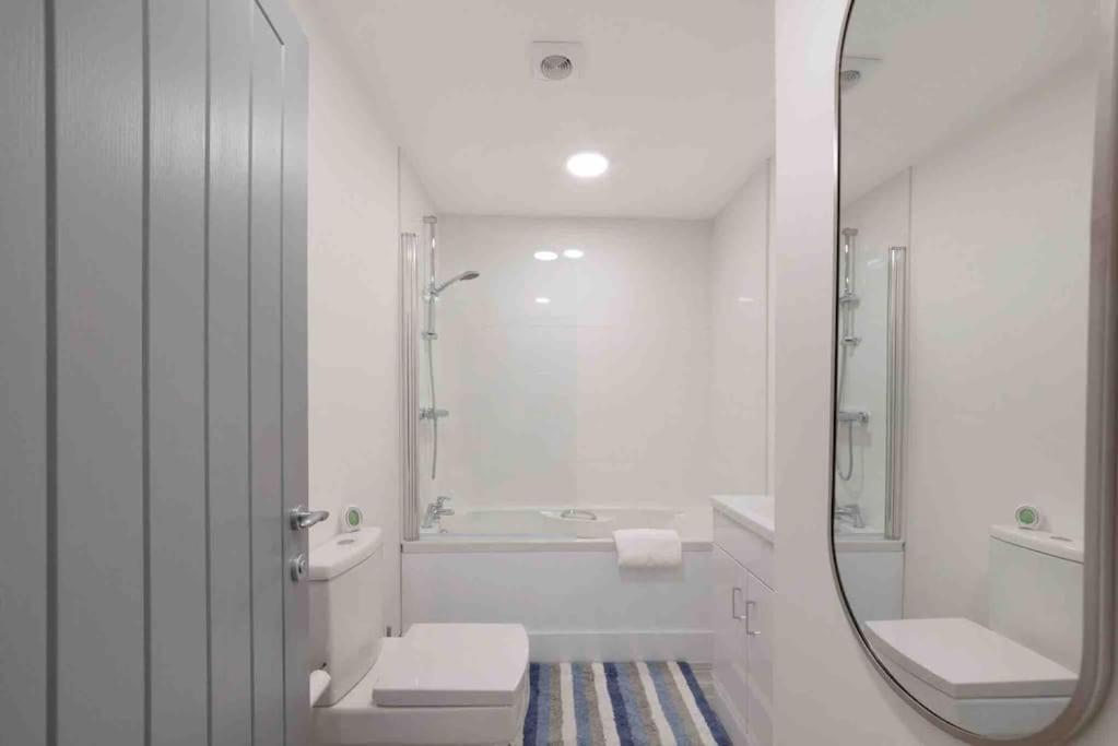 Town Center Apartment In Bishops Stortford Birchanger Экстерьер фото